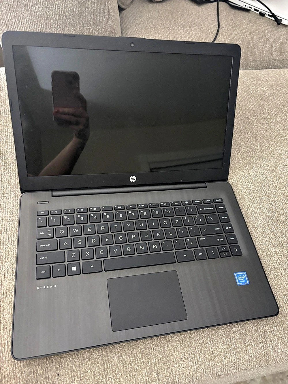 HP Stream 14 Laptop Black - Picture 3 of 3